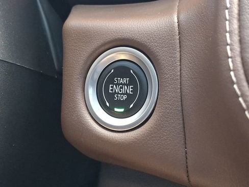 Certified 2021 Chevrolet Suburban High Country AWD/4WD image 29