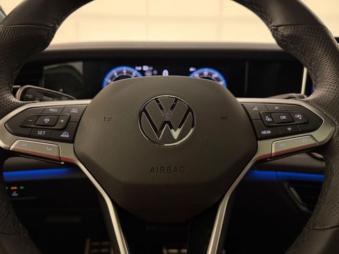 Used 2025 Volkswagen Tiguan SE R-Line AWD/4WD image 11