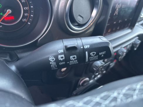 Used 2022 Jeep Wrangler Unlimited Sahara w/ Cold Weather Group image 19