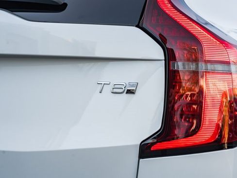 Used 2025 Volvo XC90 T8 Plus w/ Protection Package Premier image 7