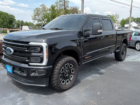Used 2025 Ford F350 Platinum w/ FX4 Off-Road Package AWD/4WD image 3