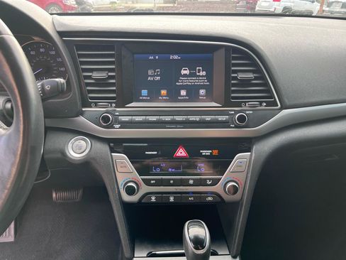 Used 2017 Hyundai Elantra Value Edition FWD image 28