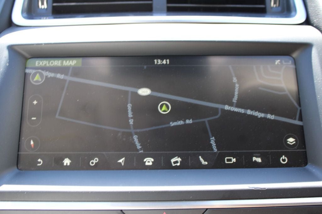Used 2020 Jaguar E-PACE AWD/4WD image 19
