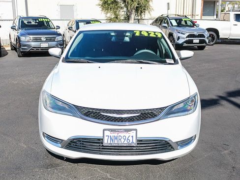 Used 2015 Chrysler 200 Limited image 2