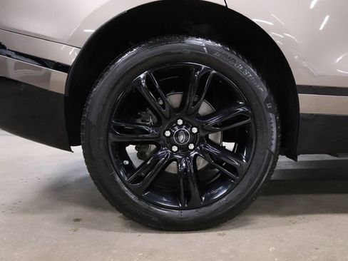 Used 2019 Land Rover Range Rover Velar R-Dynamic SE image 36