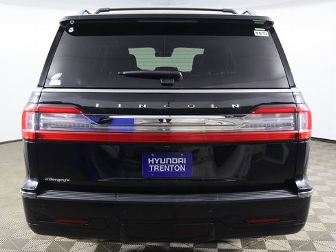 Used 2021 Lincoln Navigator L Reserve w/ Luxury Package AWD/4WD image 17