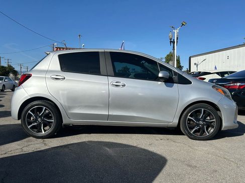 Used 2017 Toyota Yaris SE image 3