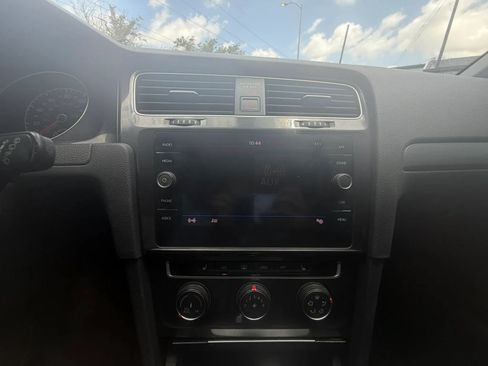 Used 2018 Volkswagen Golf SE FWD image 22