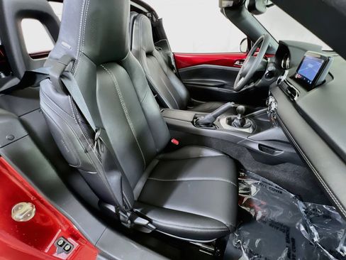 Used 2021 MAZDA MX-5 Miata RF Grand Touring RWD image 25