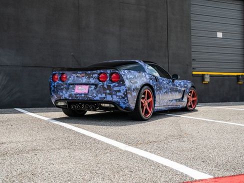 Used 2006 Chevrolet Corvette Coupe w/ Preferred Equipment Group image 21