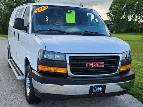 Used 2023 GMC Savana 2500 w/ Driver Convenience Package image 5