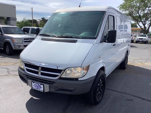 Used 2003 Dodge Sprinter 2500 RWD image 5