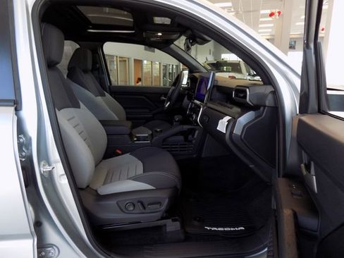 Used 2024 Toyota Tacoma TRD Sport w/ TRD Sport Upgrade Package RWD image 19