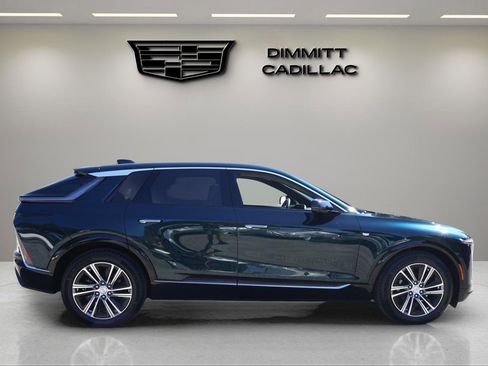 New 2026 Cadillac Lyriq Luxury image 6