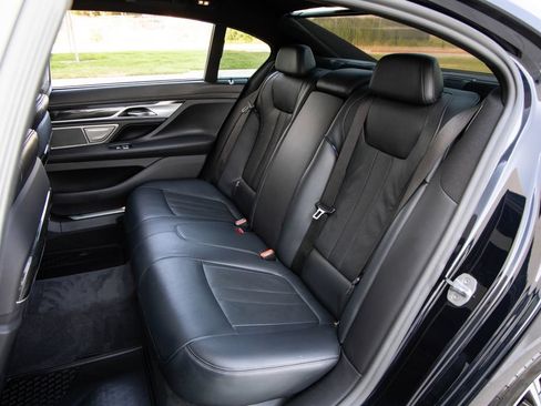 Used 2020 BMW 740i xDrive w/ M Sport Package AWD/4WD image 35