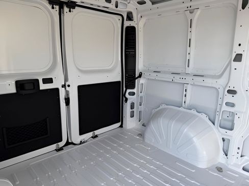 New 2025 RAM ProMaster 1500 w/ Convenience Group FWD image 12