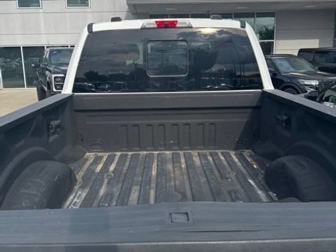 Used 2021 Ford F250 Platinum w/ FX4 Off-Road Package AWD/4WD image 3