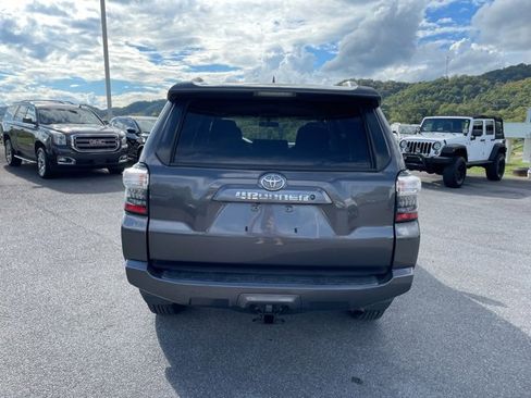 Used 2018 Toyota 4Runner SR5 image 7