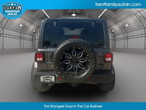 Used 2019 Jeep Wrangler Unlimited Sahara image 10