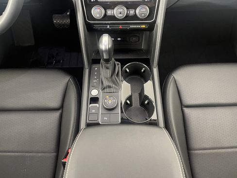 Certified 2023 Volkswagen Atlas SE AWD/4WD image 16