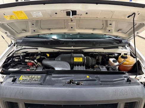 Used 2014 Ford E-250 and Econoline 250 Extended w/ Power Group RWD image 52