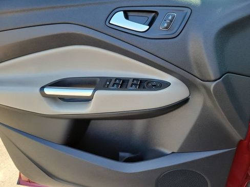 Used 2019 Ford Escape SEL AWD/4WD image 18