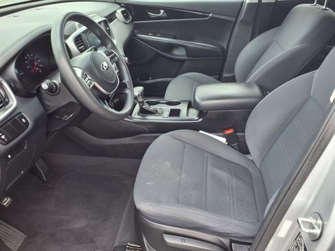 Used 2020 Kia Sorento AWD V6 image 10