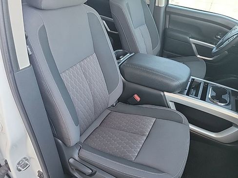 Used 2024 Nissan Titan SV w/ SV Convenience Package RWD image 39