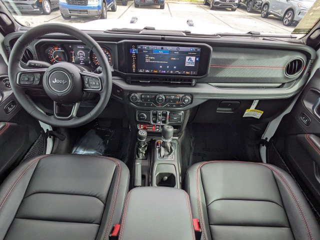 Used 2026 Jeep Wrangler Unlimited Rubicon AWD/4WD image 15