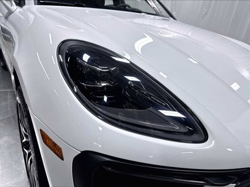Used 2026 Porsche Macan AWD/4WD image 14
