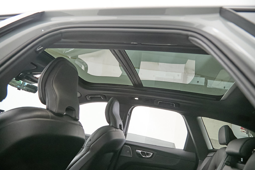 Certified 2026 Volvo XC60 T8 Ultra AWD/4WD image 22