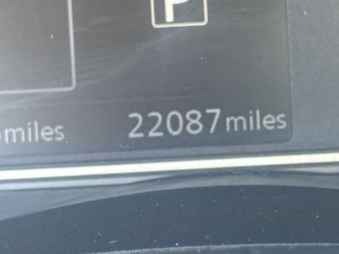 Used 2025 Nissan Versa SV image 38