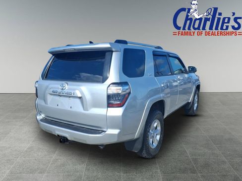 Used 2020 Toyota 4Runner SR5 Premium w/ Moonroof Package AWD/4WD image 4