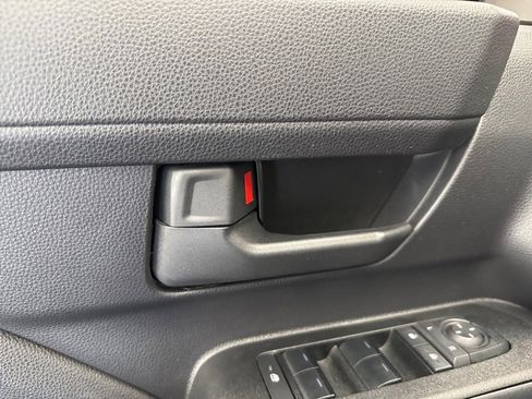 Certified 2025 Toyota 4Runner TRD Off-Road image 39