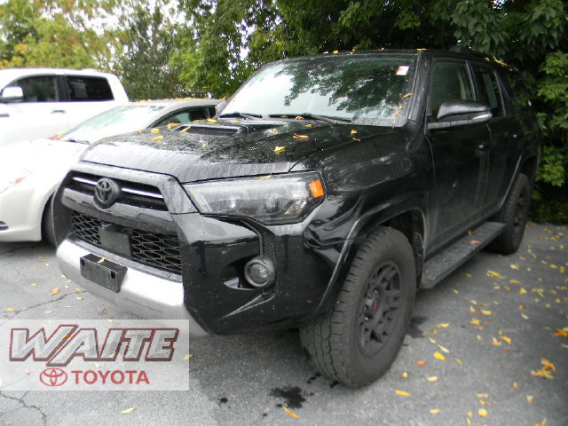 Used 2023 Toyota 4Runner TRD Off-Road Premium w/ Off Road Premium Plus Package AWD/4WD image 3