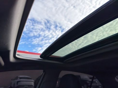 Used 2023 Toyota Camry SE image 13