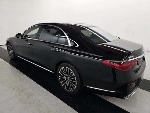 Used 2023 Mercedes-Benz S 580 4MATIC Sedan image 4