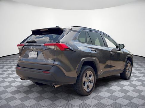Used 2025 Toyota RAV4 LE AWD/4WD image 9