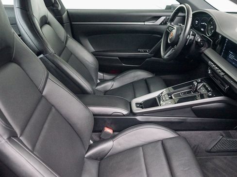 Used 2020 Porsche 911 Carrera RWD image 17