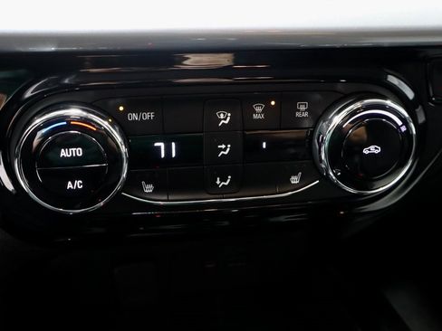 Used 2024 Chevrolet Trax LT w/ Driver Confidence Package image 32