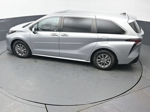 Certified 2023 Toyota Sienna XLE w/ Protection Package (TMS) FWD image 43