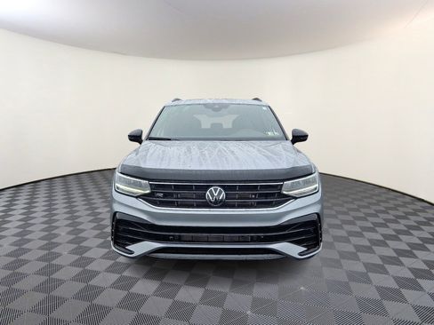 Used 2024 Volkswagen Tiguan SE R-Line image 2