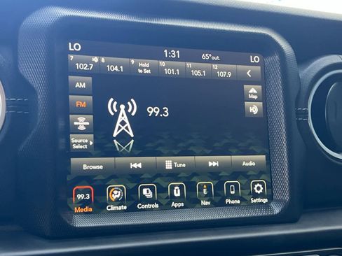 Used 2023 Jeep Wrangler Sahara image 19