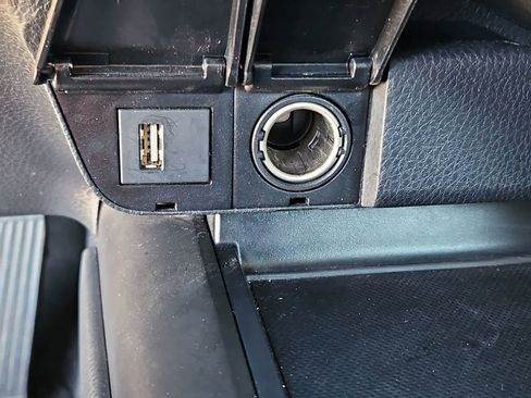 Used 2024 Toyota Camry SE image 31