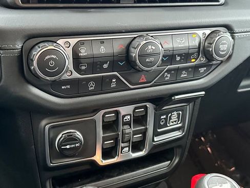 New 2026 Jeep Wrangler Unlimited Sahara AWD/4WD image 21