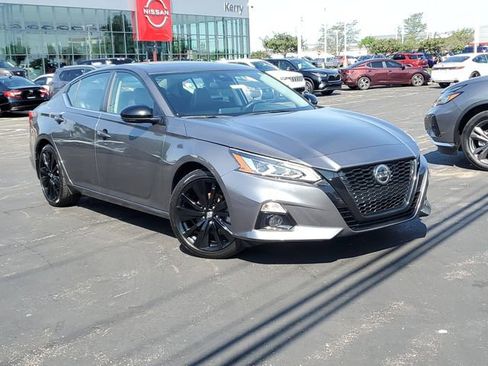 Certified 2022 Nissan Altima 2.5 SR w/ Midnight Edition Package FWD image 32