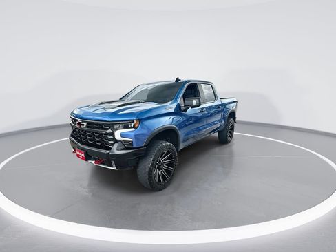 Used 2022 Chevrolet Silverado 1500 ZR2 w/ Technology Package AWD/4WD image 4
