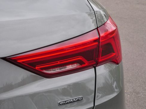 Used 2023 Audi Q3 2.0T Premium w/ Convenience Package AWD/4WD image 17