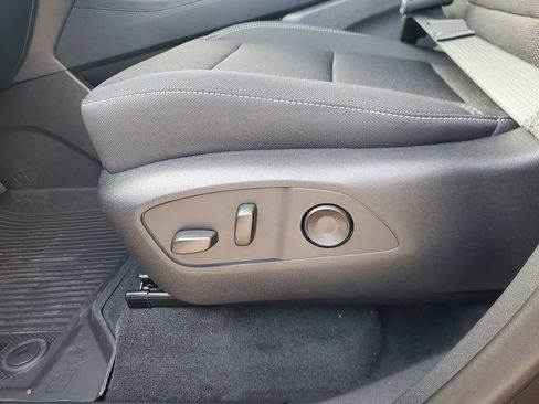 New 2026 Chevrolet Traverse LT w/ Driver Confidence Package FWD image 16