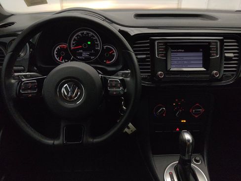 Used 2019 Volkswagen Beetle 2.0T S FWD image 22